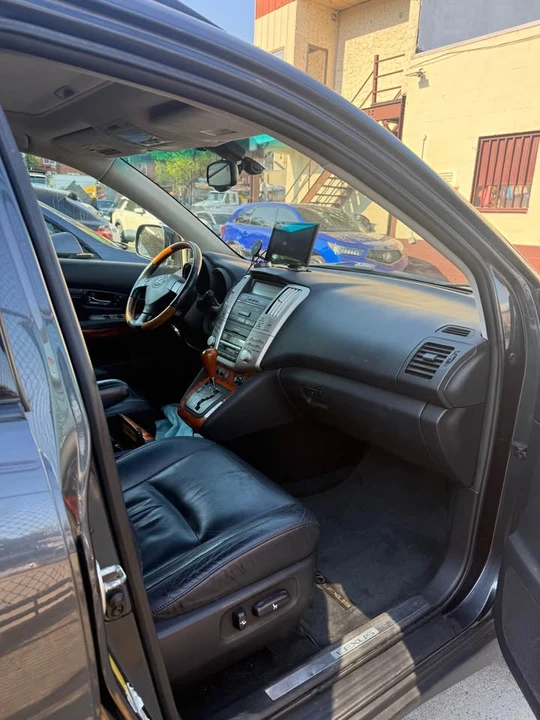 2004 Lexus RX 2nd Gen - Image 14 of 16