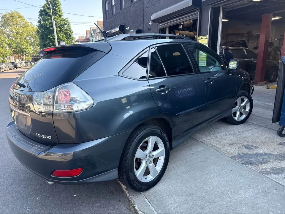 2004 Lexus RX 2nd Gen - Image 9 of 16