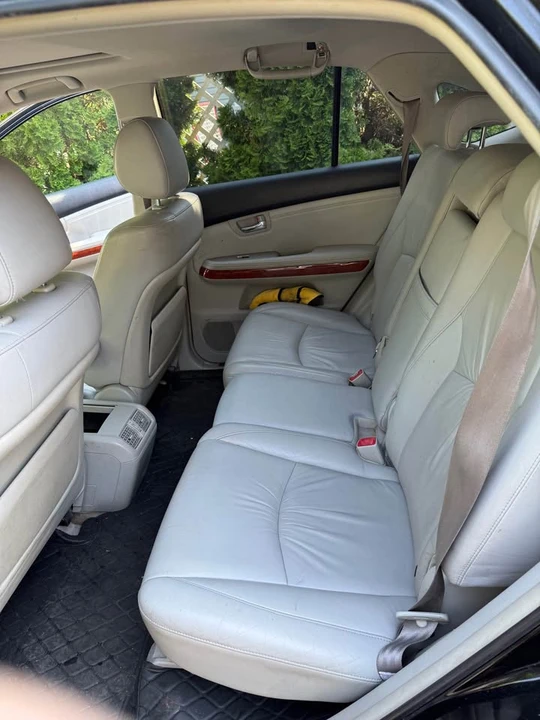 2004 Lexus RX 2nd Gen - Image 5 of 12