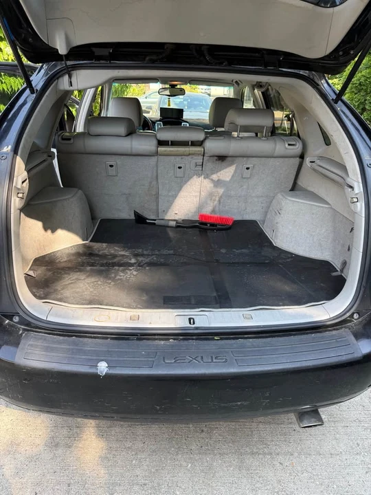 2004 Lexus RX 2nd Gen - Image 8 of 12