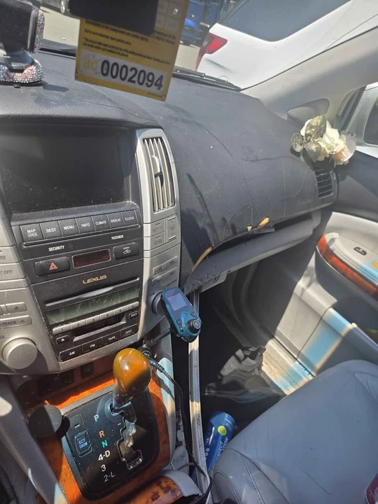 2004 Lexus RX 2nd Gen - Image 2 of 18