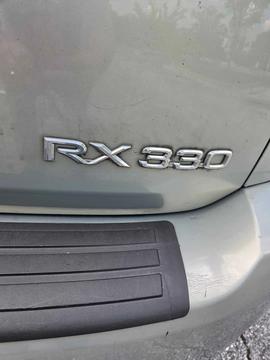 2004 Lexus RX 2nd Gen - Image 4 of 5