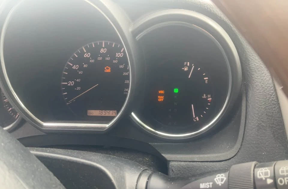2004 Lexus RX 2nd Gen - Image 3 of 11