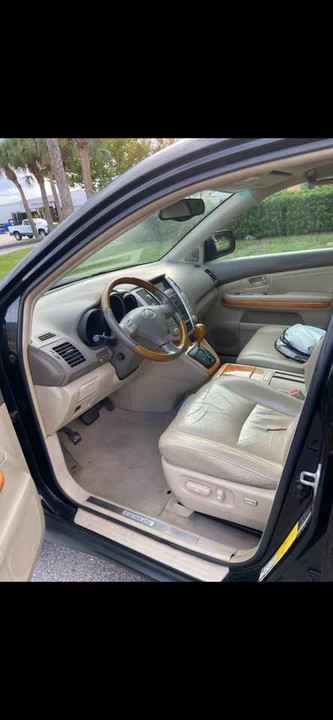 2004 Lexus RX 2nd Gen - Image 9 of 10