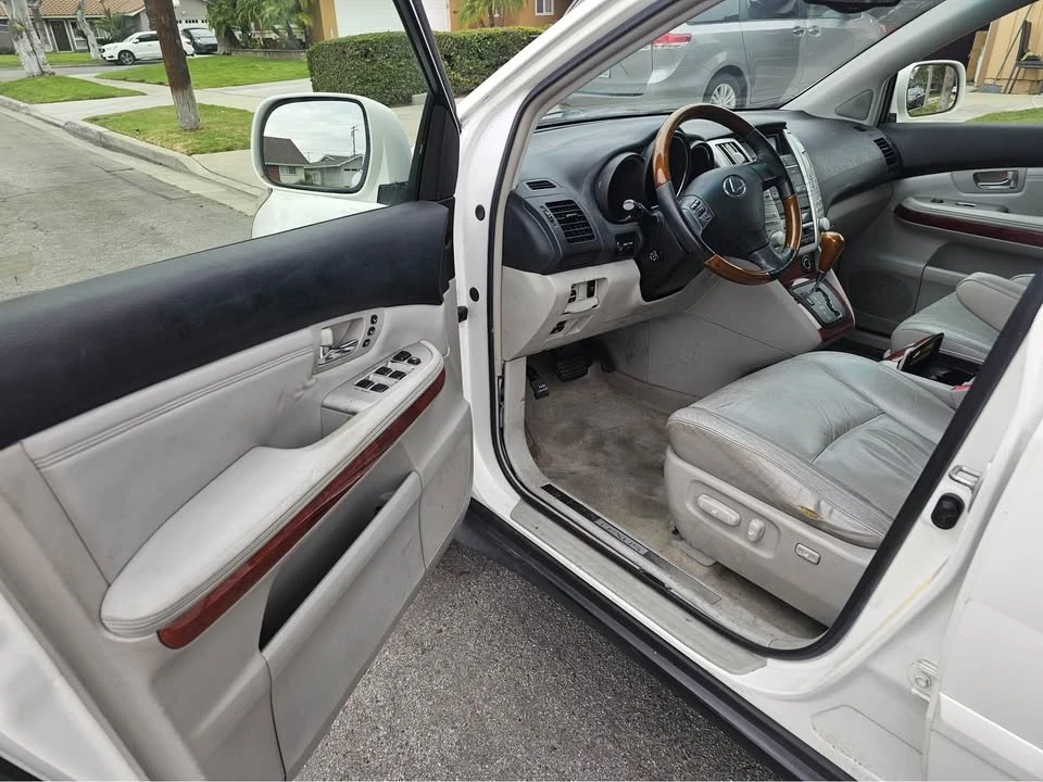 2004 Lexus RX 2nd Gen - Image 11 of 17