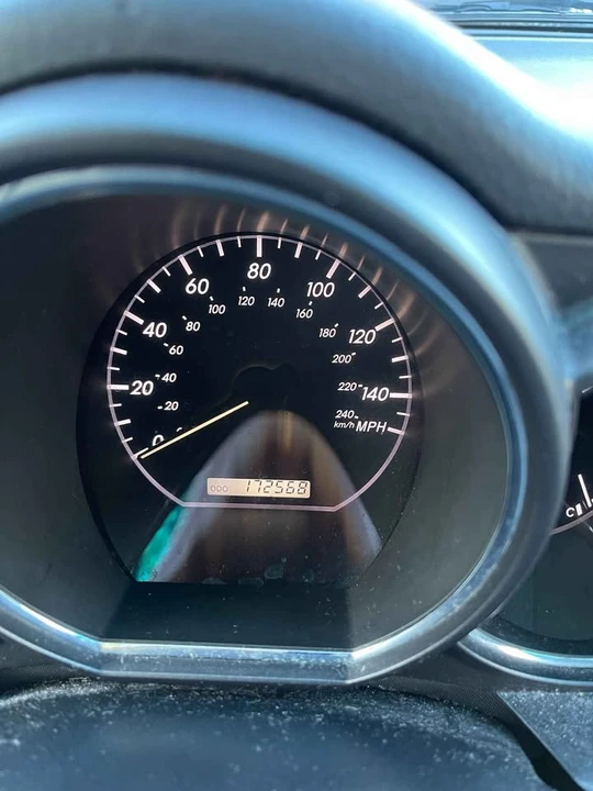 2004 Lexus RX 2nd Gen - Image 15 of 18