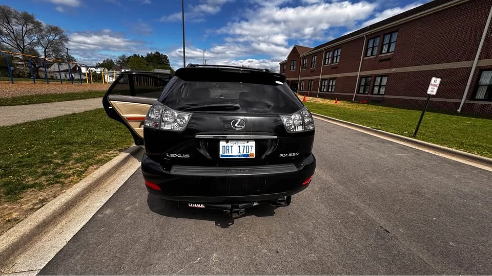 2004 Lexus RX 2nd Gen - Image 9 of 10