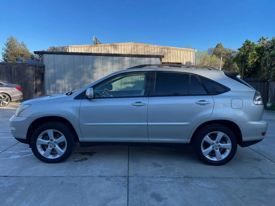 2004 Lexus RX 2nd Gen - Image 3 of 18
