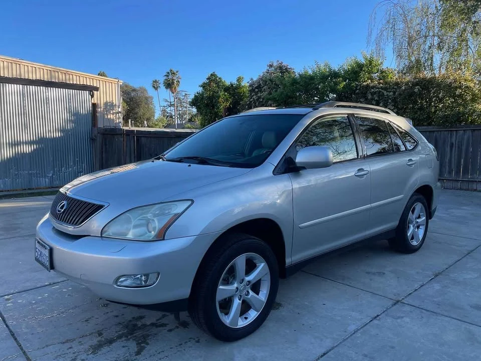 2004 Lexus RX 2nd Gen - Image 2 of 18