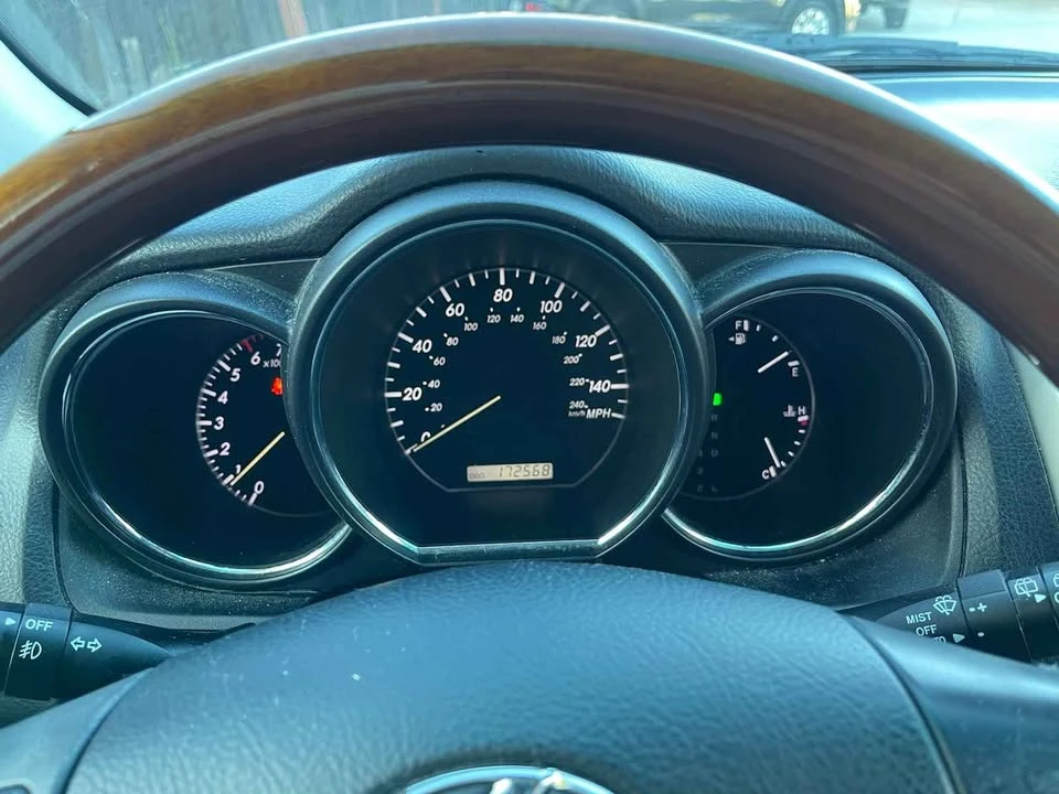 2004 Lexus RX 2nd Gen - Image 16 of 18