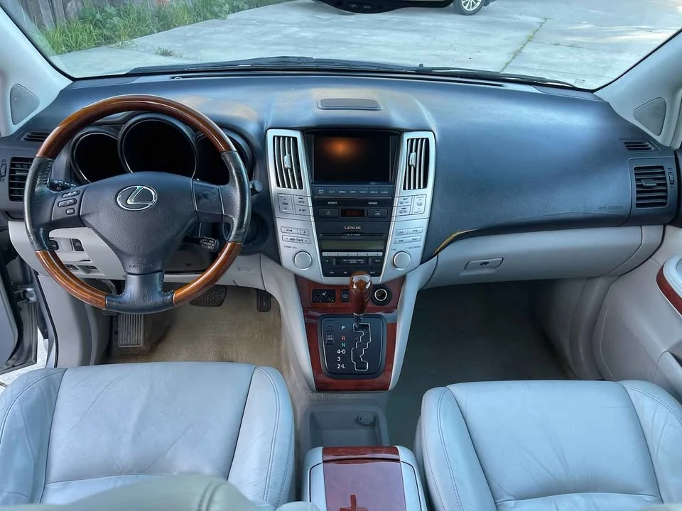 2004 Lexus RX 2nd Gen - Image 14 of 18