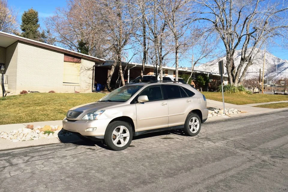 2004 Lexus RX 2nd Gen - Image 2 of 7
