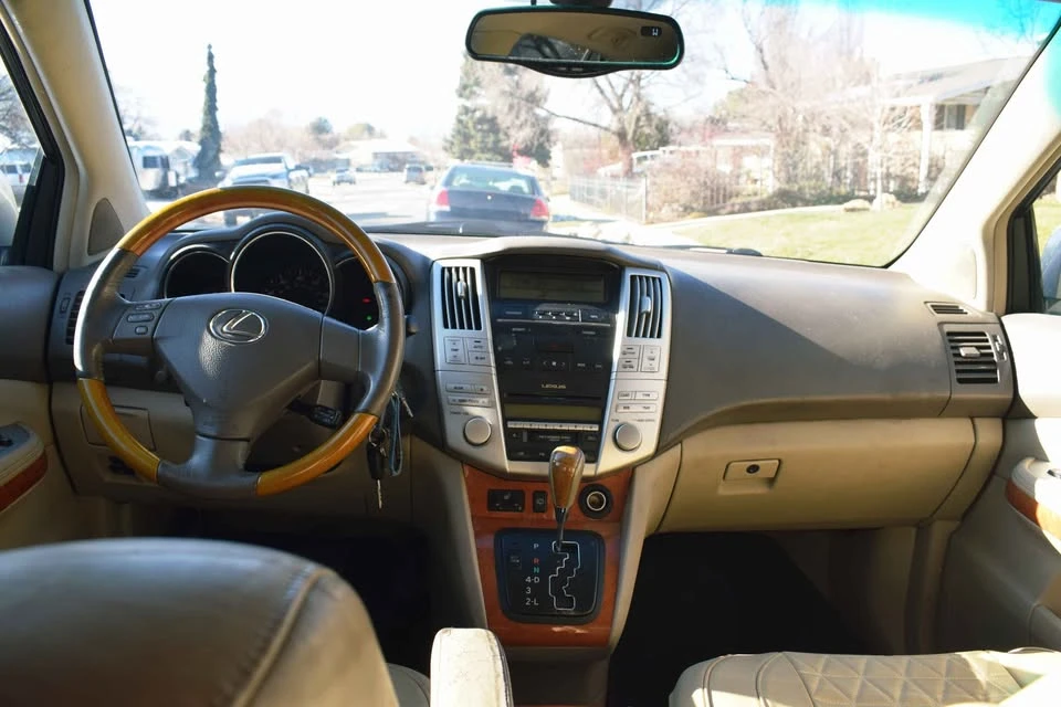 2004 Lexus RX 2nd Gen - Image 4 of 7