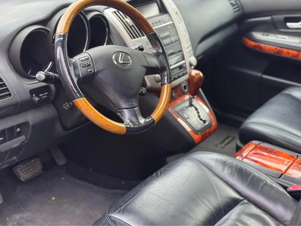 2004 Lexus RX 2nd Gen - Image 10 of 15