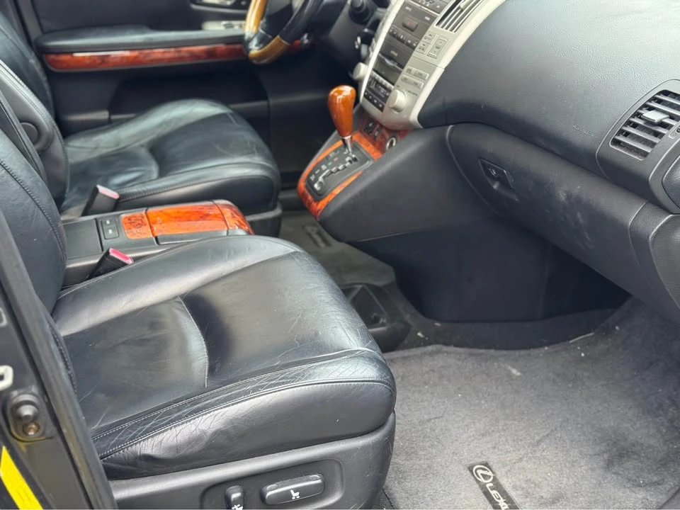 2004 Lexus RX 2nd Gen - Image 12 of 15