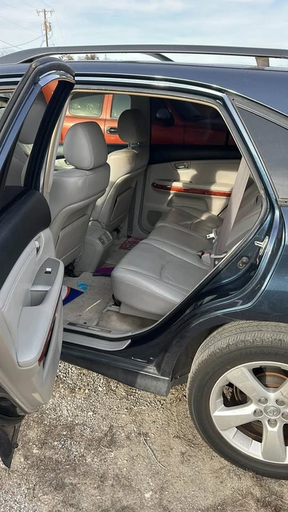 2004 Lexus RX 2nd Gen - Image 5 of 6