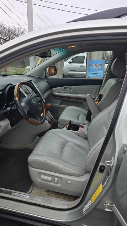 2004 Lexus RX 2nd Gen - Image 2 of 3