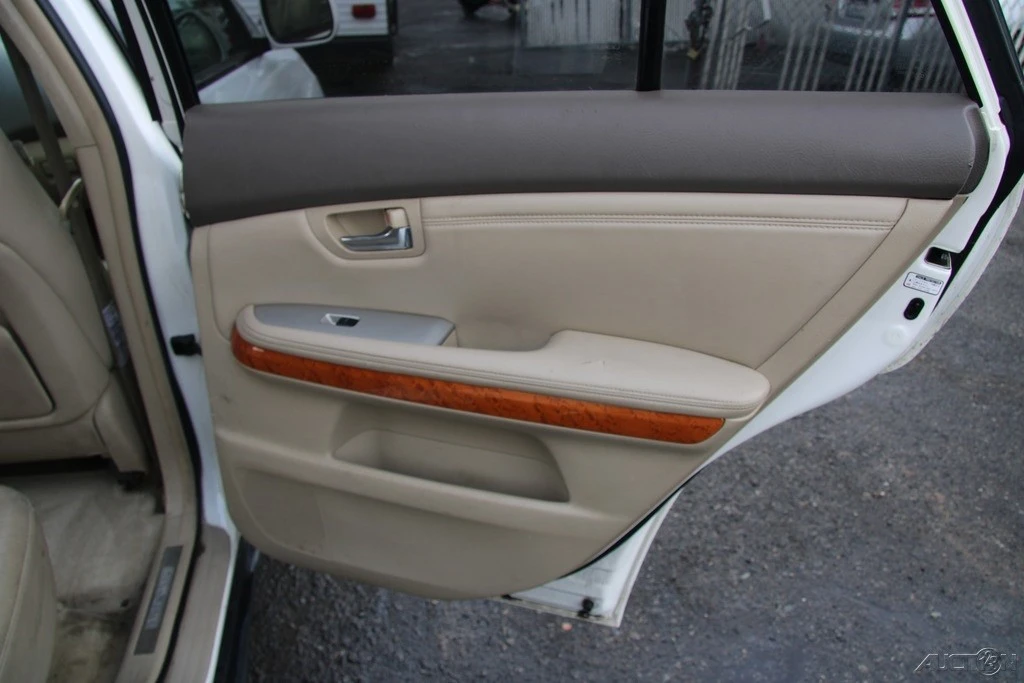 2004 Lexus RX 2nd Gen - Image 20 of 21