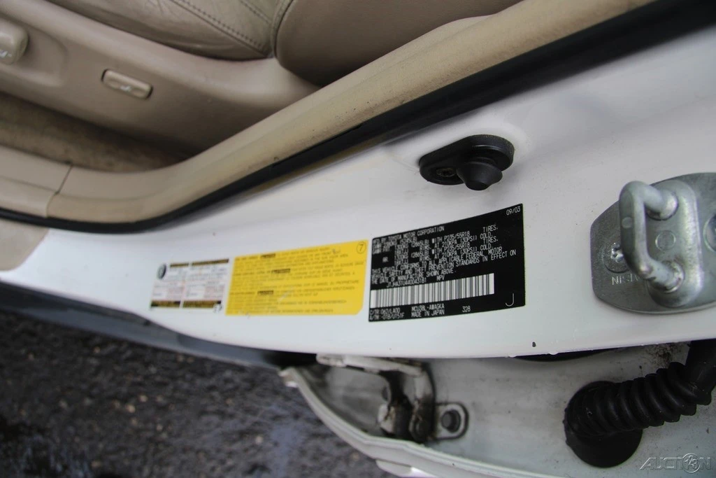 2004 Lexus RX 2nd Gen - Image 9 of 21