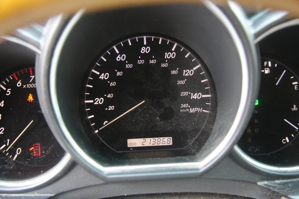 2004 Lexus RX 2nd Gen - Image 13 of 21