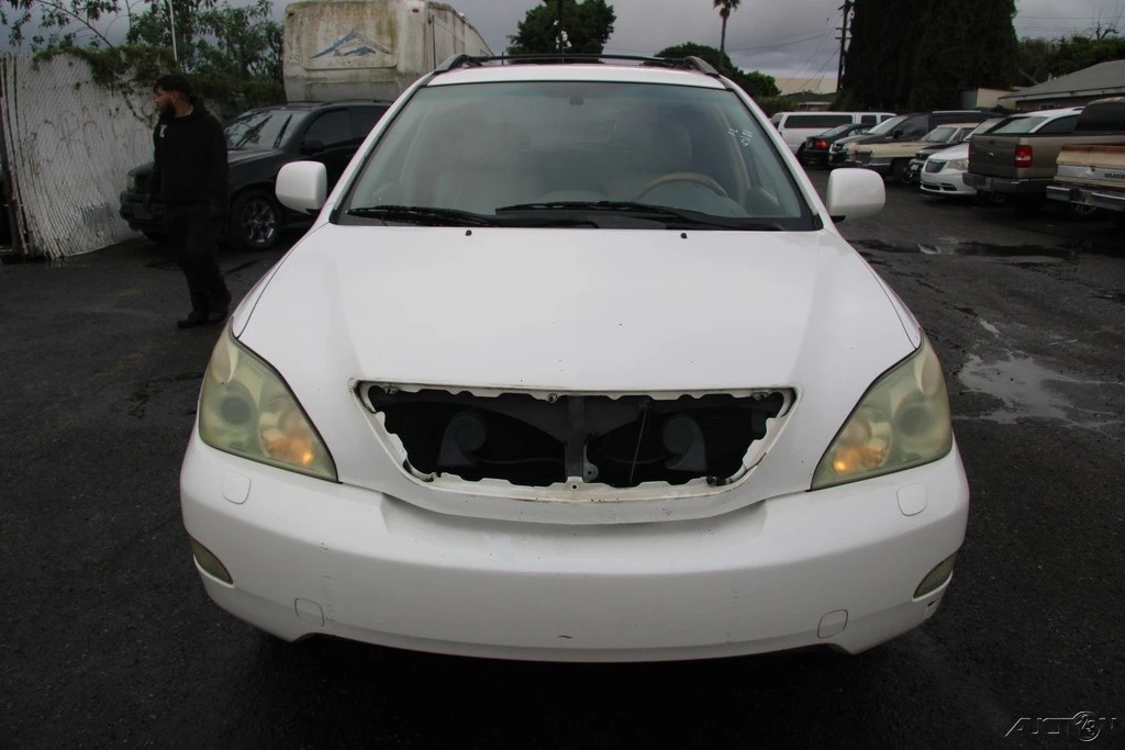 2004 Lexus RX 2nd Gen - Image 8 of 21