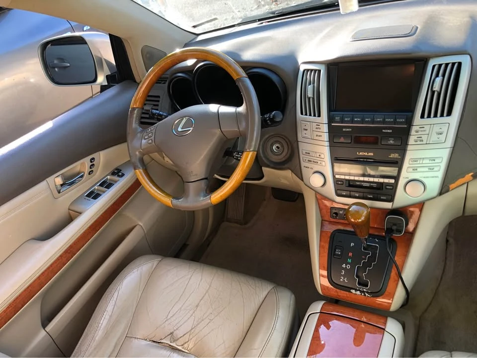 2004 Lexus RX 2nd Gen - Image 15 of 20