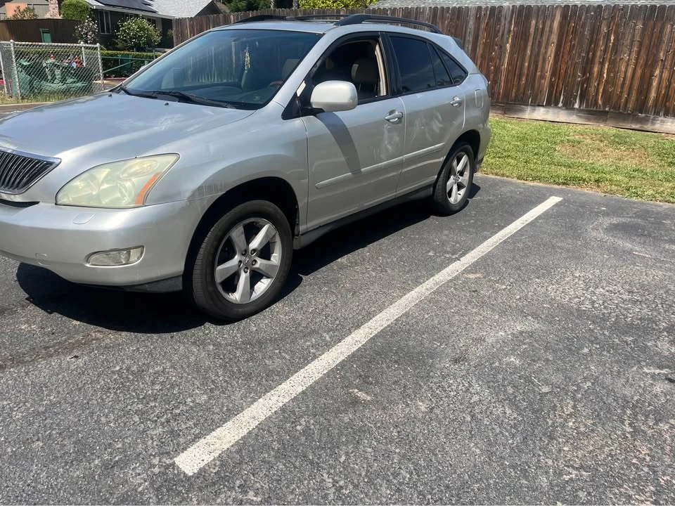 2004 Lexus RX 2nd Gen - Image 4 of 8