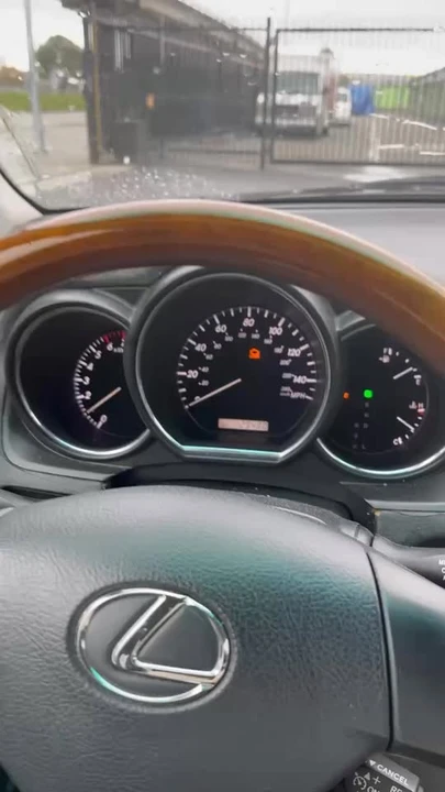 2004 Lexus RX 2nd Gen - Image 7 of 7