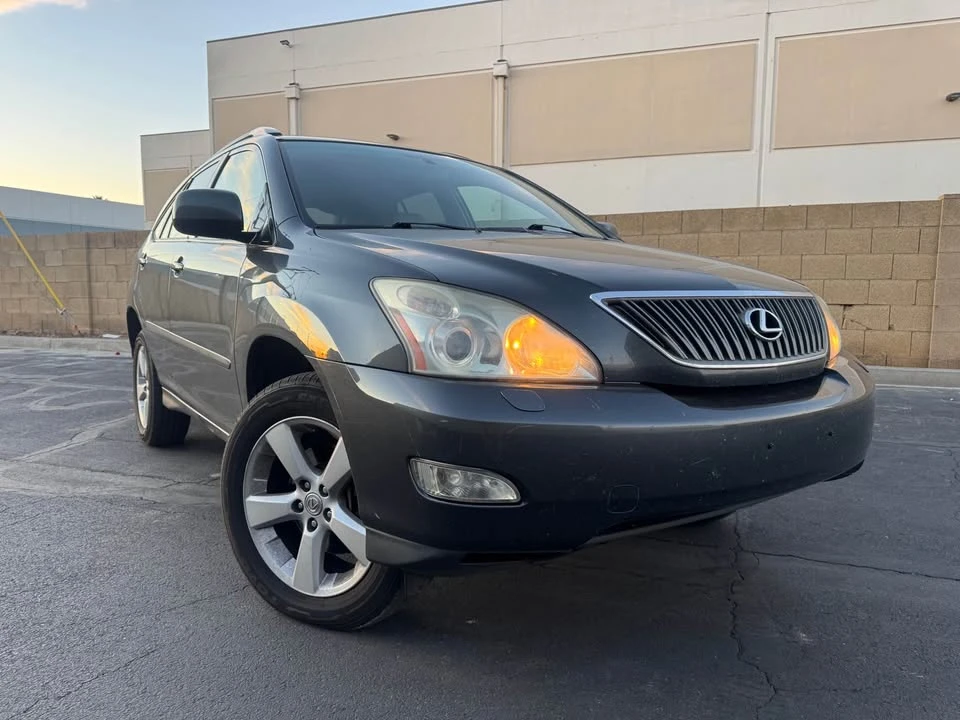 2004 Lexus RX 2nd Gen - Image 5 of 17