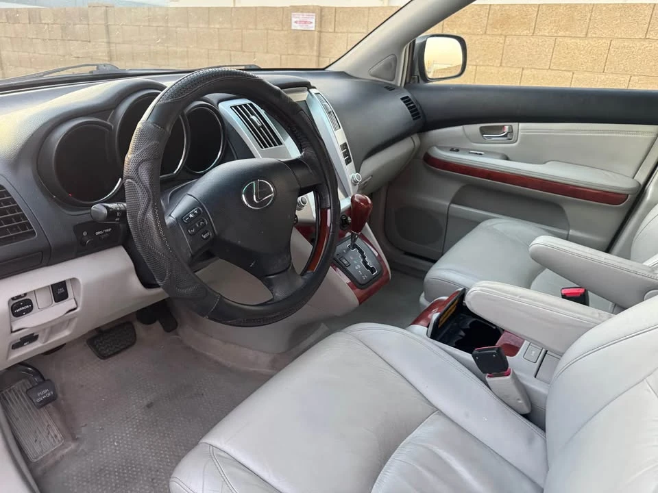 2004 Lexus RX 2nd Gen - Image 12 of 17