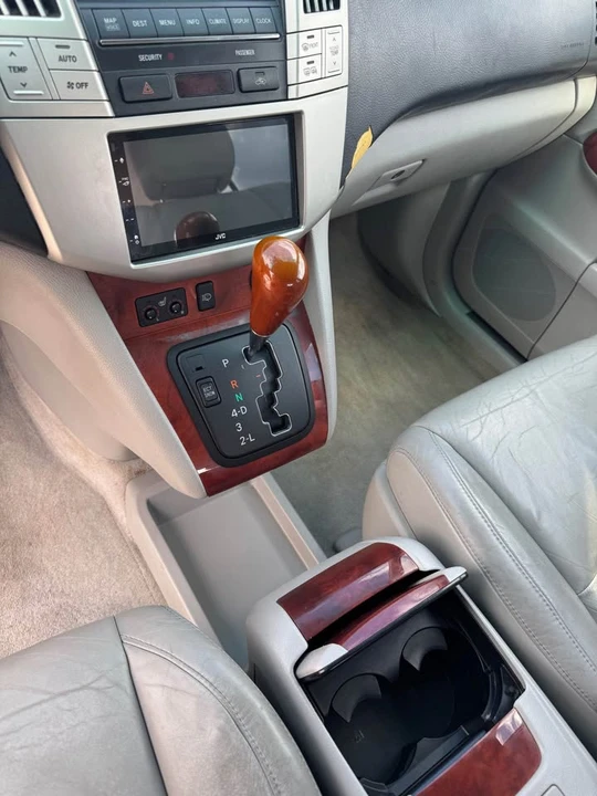 2004 Lexus RX 2nd Gen - Image 12 of 20