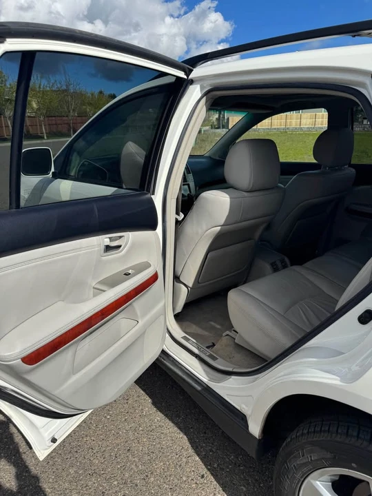 2004 Lexus RX 2nd Gen - Image 16 of 20