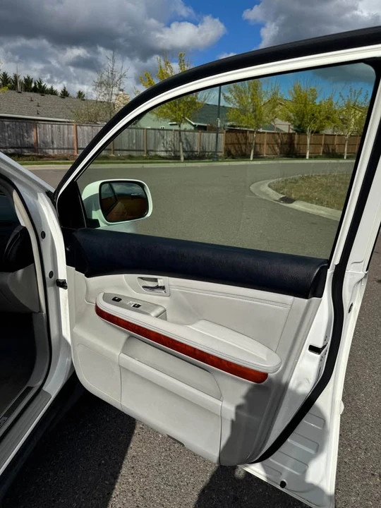 2004 Lexus RX 2nd Gen - Image 13 of 20
