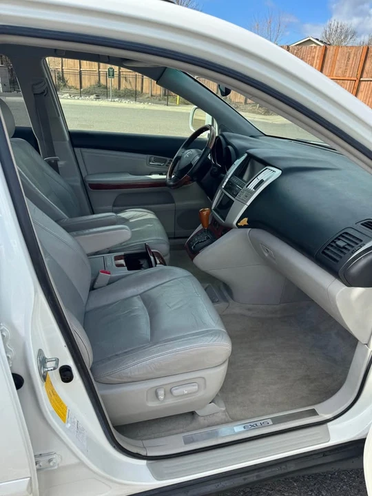 2004 Lexus RX 2nd Gen - Image 14 of 20