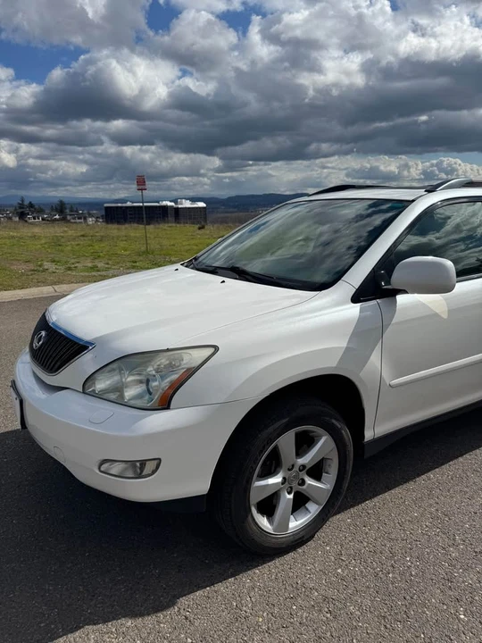 2004 Lexus RX 2nd Gen - Image 2 of 20
