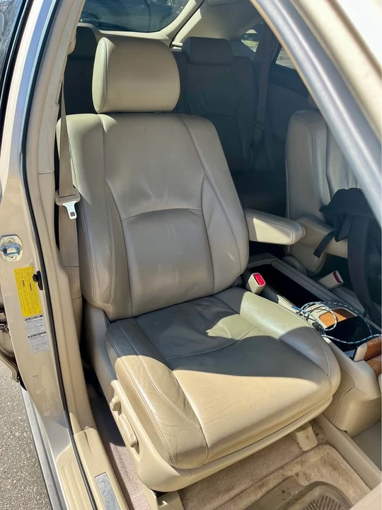 2004 Lexus RX 2nd Gen - Image 11 of 19