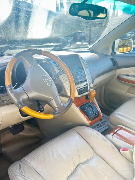2004 Lexus RX 2nd Gen - Image 4 of 5