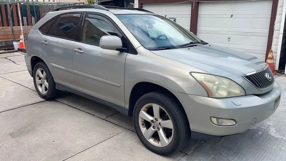 2004 Lexus RX 2nd Gen - Image 2 of 9