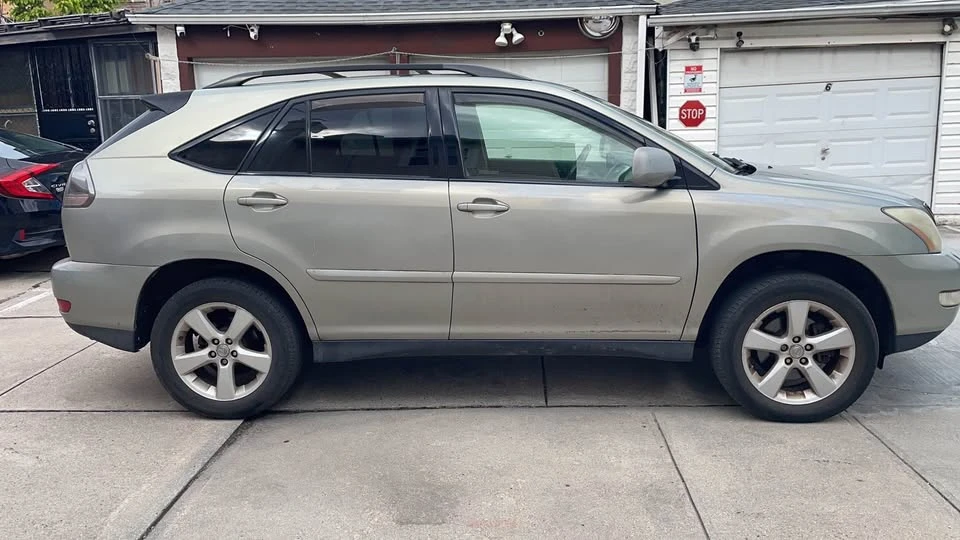 2004 Lexus RX 2nd Gen - Image 4 of 9