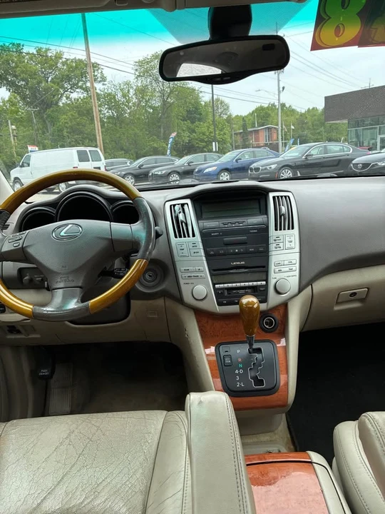 2004 Lexus RX 2nd Gen - Image 8 of 9