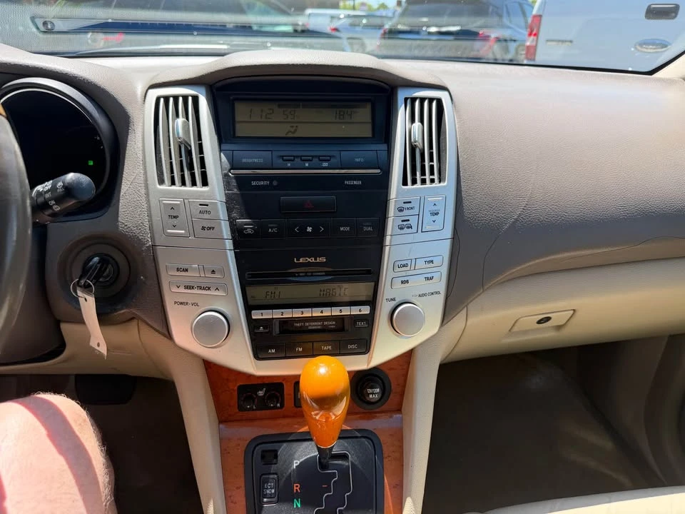 2004 Lexus RX 2nd Gen - Image 14 of 16