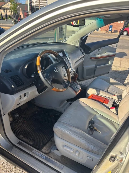 2004 Lexus RX 2nd Gen - Image 10 of 11