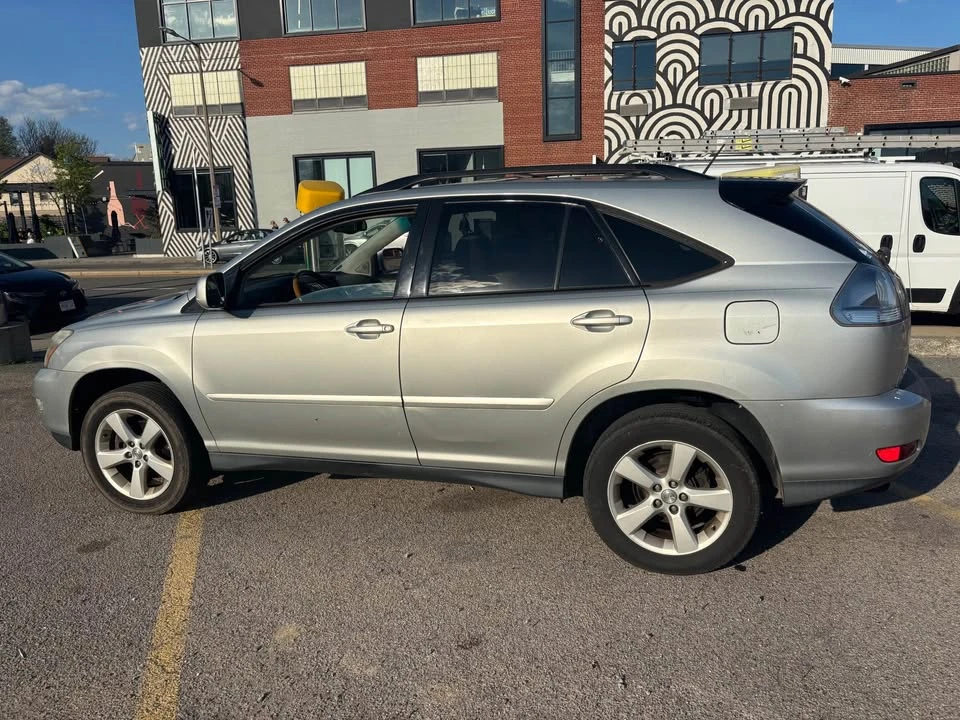 2004 Lexus RX 2nd Gen - Image 4 of 11