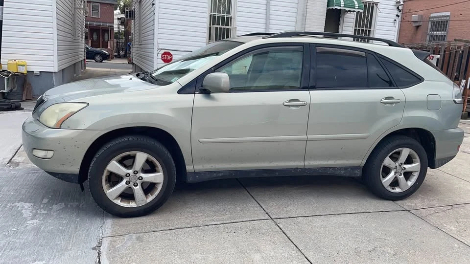 2004 Lexus RX 2nd Gen - Image 5 of 9