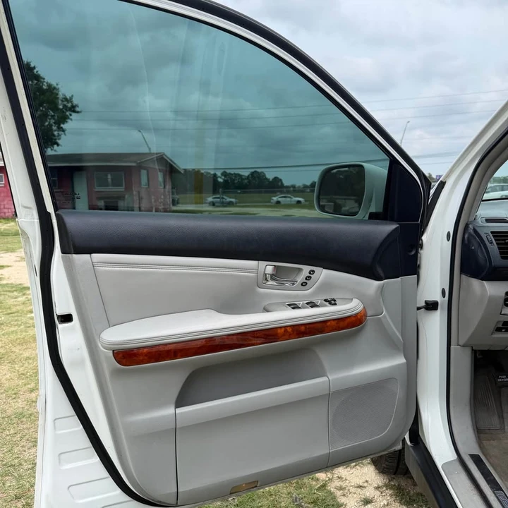 2004 Lexus RX 2nd Gen - Image 8 of 21