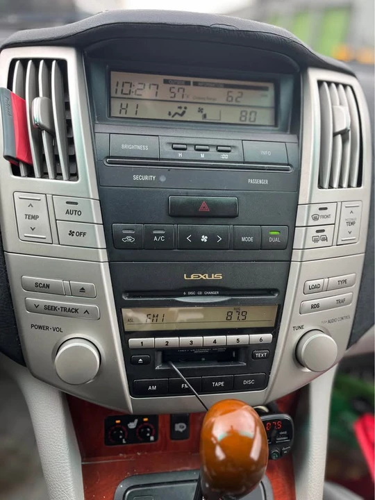 2004 Lexus RX 2nd Gen - Image 6 of 7
