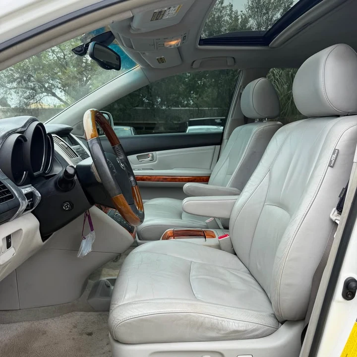 2004 Lexus RX 2nd Gen - Image 9 of 21