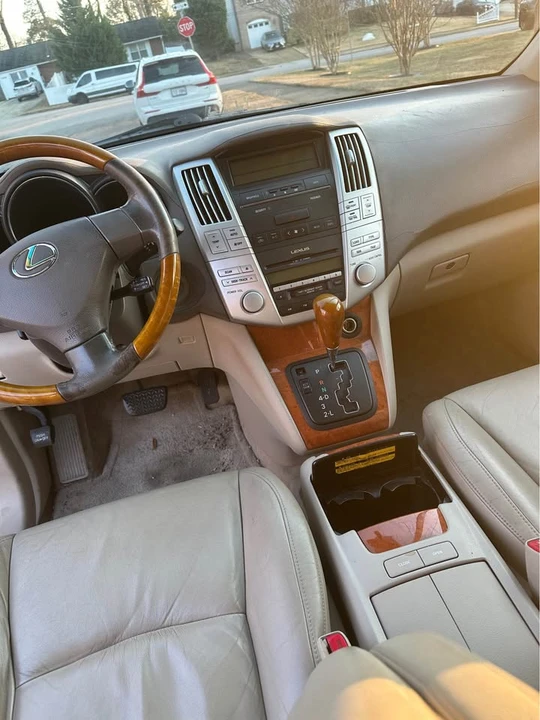2004 Lexus RX 2nd Gen - Image 5 of 7