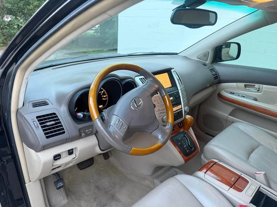 2004 Lexus RX 2nd Gen - Image 9 of 11