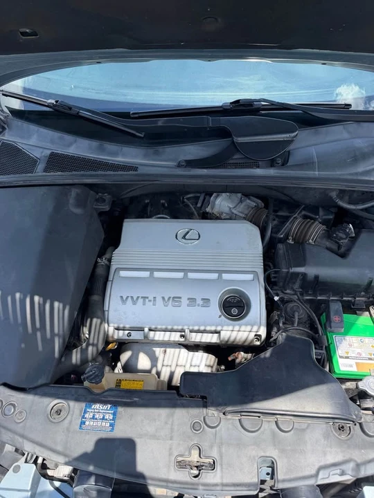 2004 Lexus RX 2nd Gen - Image 11 of 12